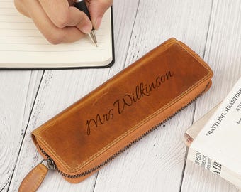 Estuche de cuero para bolígrafos con cremallera, organizador con bandeja, accesorio de escritura personalizado hecho a mano para escritorio o viaje.