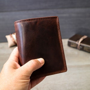 Herren Geldbörse, handgemachtes Geschenk, dreifach faltbare Lederbrieftasche mit Münzfach, personalisierte Herren Geldbörsen RFID, braune Lederbrieftasche, Kreditkartenhalter Bild 5