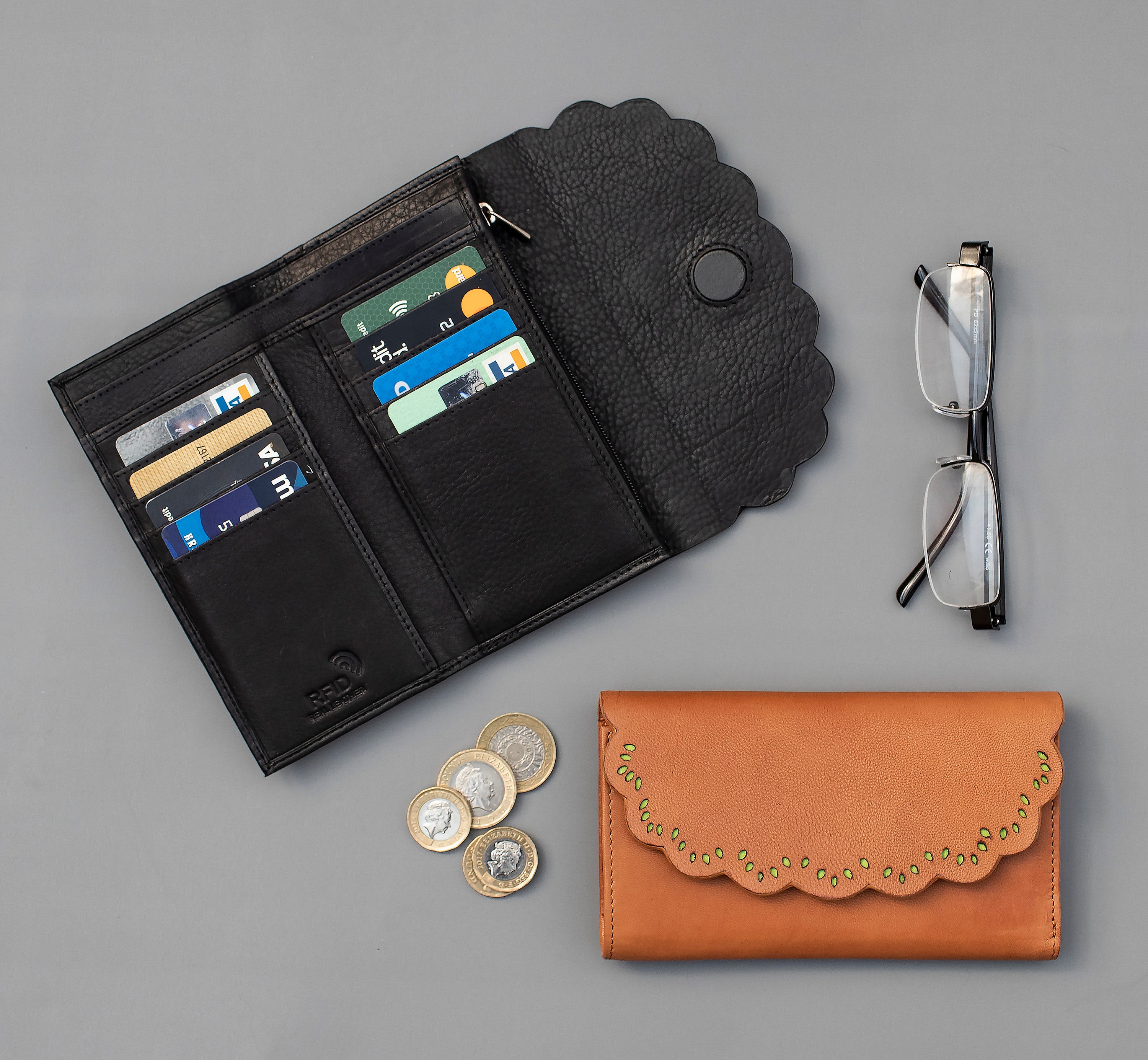 womens purse with lots of card slots