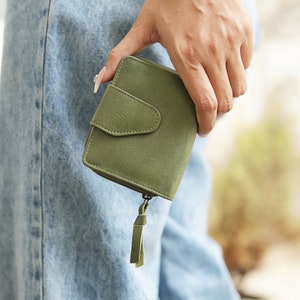 Cartera pequeña de cuero para mujer, monedero plegable, monedero pequeño con cremallera, tarjetero RFID, idea de regalo de cuero para ella.