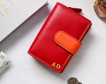 Personalized Leather RFID Wallet: Women&#39;s Bifold Coin Purse