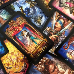 Diepgaande 3-kaarten tarotspreiding ~ Verleden heden Toekomst voor liefdesrelaties