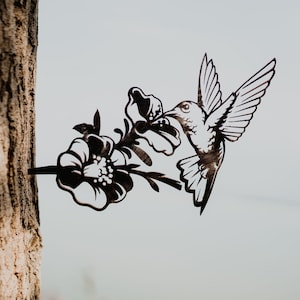 Metal Hummingbird Feeding Yard Art & Garden Decoration