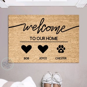 Many Custom Family & Pet Name Welcome Mat | Custom Names Doormat | Welcome Mat | Housewarming Gift | Perfect gift for Pet Lovers Dog House
