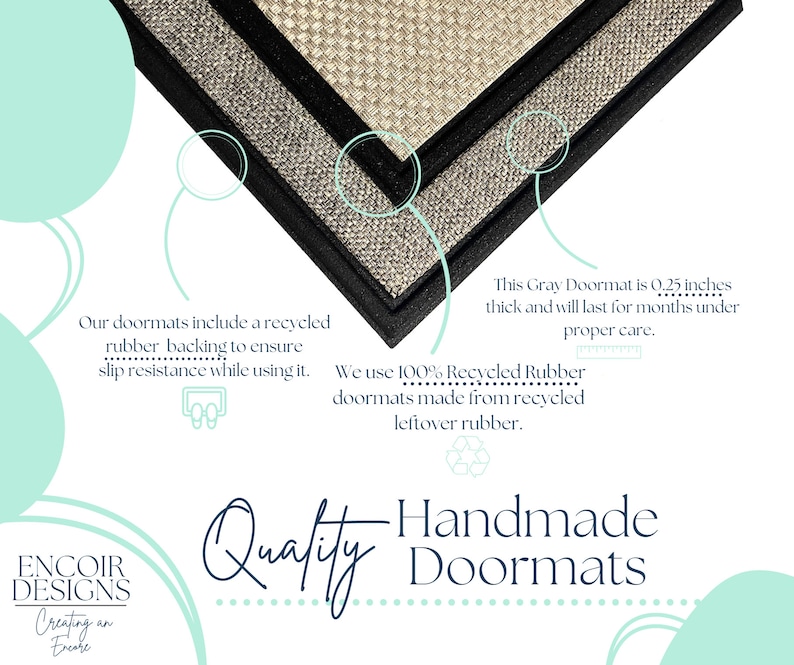 K&ouml;nnte beinhalten: Eine handgefertigte Fu&szlig;matte mit schwarzem Rand, grau-beigem gewebtem Mittelteil und dem Text "Quality Handmade Doormats". Die Fu&szlig;matte ist 0,64 cm dick und besteht aus recyceltem Gummi.
