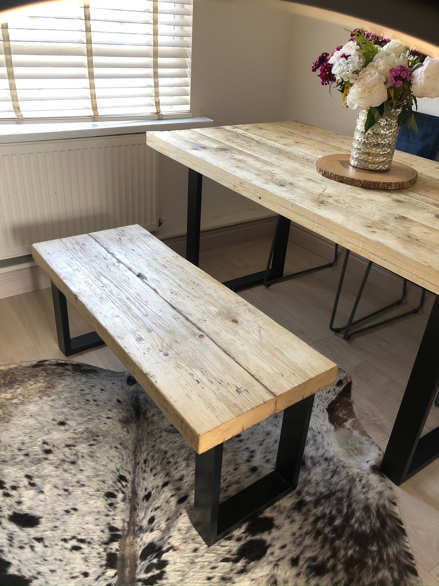 Mesa de comedor industrial rústica recuperada con banco | Etsy