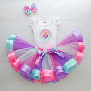 レインボーチュチュの1歳の誕生日ドレス、ケーキスマッシュ衣装（女の子用）、ピンクの幼児用チュチュセット、名入れ可能な1歳の誕生日ガウン、幼児向けカスタムギフトアイデア