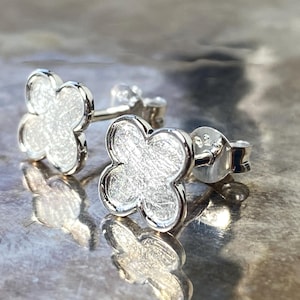 Cloverleaf stud earrings made of 925 Sterling Silver – lucky charm women&#39;s earrings, flower design, minimalist, gift for her