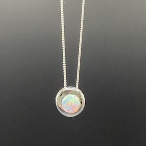 Opal Halskette | Silber Schmuck Damen | Sommer Geschenk für Sie | Welo Opal Anhänger | Oktober Geburtsstein Kette | Minimalistischer Schmuck