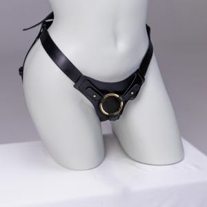 女性用ストラップオンハーネス、ストラップオンベルト、ペギング用ストラップオンハーネス、ペギング用ハーネス、太ももハーネスストラップ、ハーネスバット、ボトムハーネス