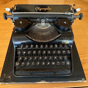Olympia typewriter FILIA