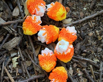Cuentas de hojas de roble con forma de caramelo de maíz / PVC / EDC / Halloween