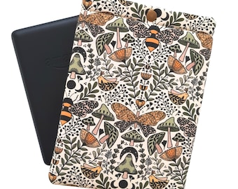 Cottagecore Kindle Sleeve: Mushrooms & Bees Fabric, Padded E-Reader Case, Choose your Lining