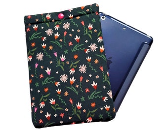 Floral iPad Mini 6/7 Padded Sleeve: Hunter Green Cotton Tablet Case