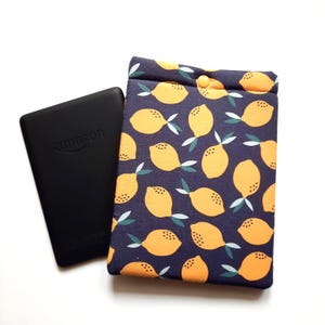 Kindle Paperwhite sleeve for 11th generation or Signature edition, padded Kindle Case with snap. Lemon, summer padded Kindle pouch, cover.