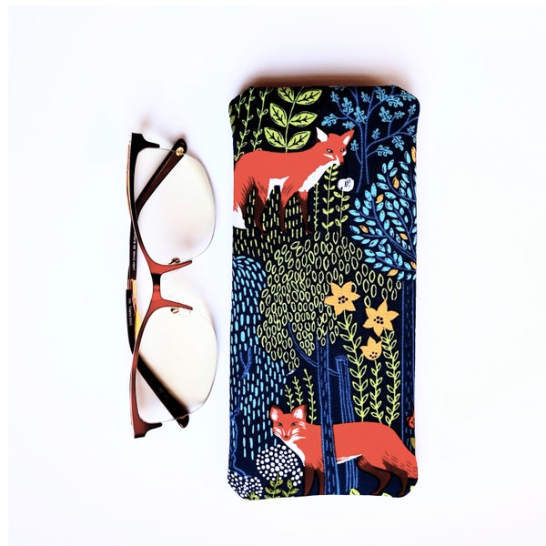Eyeglasses or sunglasses case, soft glasses case, fabric eyeglass case, well padded with thick foam to protect your eyewear. Cute fox fabric