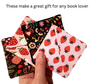 Housse De Livre à Fermeture Éclair - Motif Fraise En Velours Doux - Poche Intégrée - Protection Pour Romans Et Scolaires