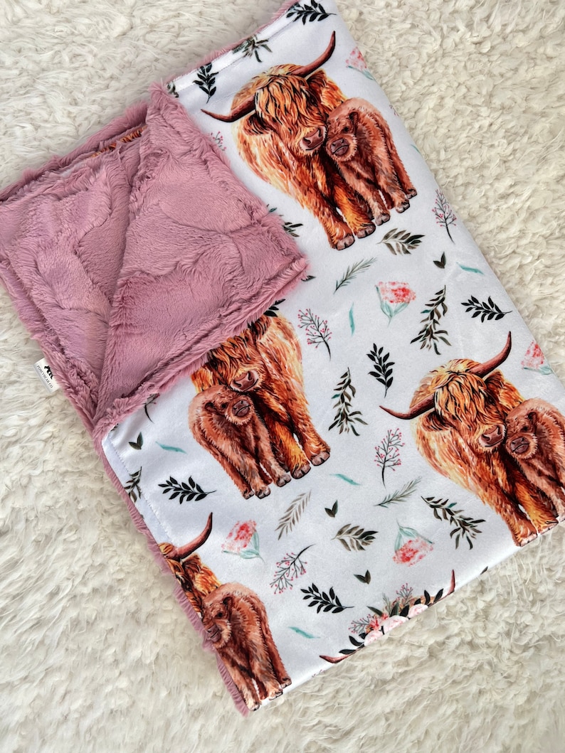 Highland cow minky blanket, Highland mama cow with her calf with flowers, weighted blanket for adult, mauve backing with plush soft minky fabric, floral highland cow