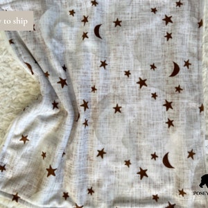 Personalized Moon and star minky lovey for babies, baby shower gift, cute modern blanket, Minky security blanket, Boho lovey with name
