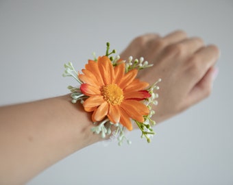 daisy wrist corsage, orange daisy corsage, orange wrist corsage, artificial wrist corsage, artificial daisy, wedding corsage, prom corsage