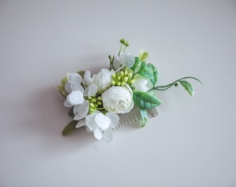 White flower hair comb, bridal flower hair comb, bridal bridesmaid hair comb, floral hair pin, floral hair clip, flower hair comb