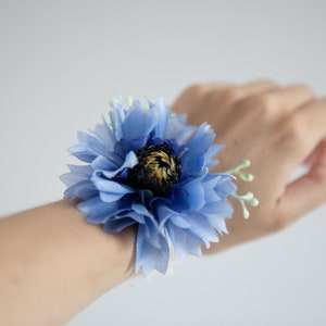 Cornflower corsage, baby blue corsage, wrist corsage, blue wrist corsage, rose corsage, artificial cornflower, prom corsage, wedding corsage