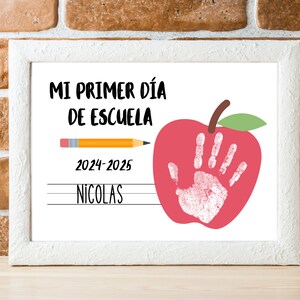 Arte de impressão manual espanhola de volta às aulas, placa pré-escolar, placa artesanal de volta às aulas, primeiro dia de aula, Primer Dia de Escuela