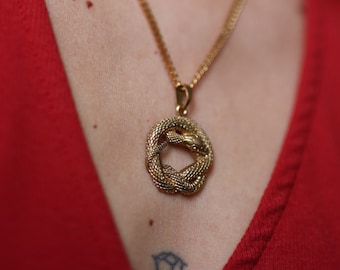 Schlangen Halskette aus Messing, Anhänger mit verschlungenen Schlangen, Boho Statement Schmuck