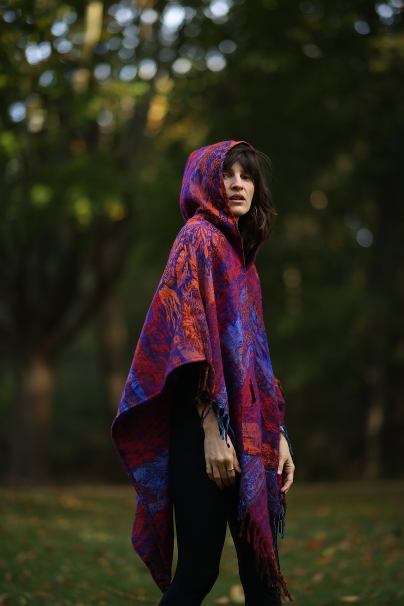 Colorful feel-good poncho: cozy comfort for cold days hooded poncho unisex cape festival poncho Red-Oragne-Purple