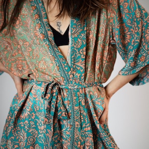 Robe kimono élégante, robe de chambre, kimono vintage, robe de mariée, kimono Boho, vêtements de détente image 4