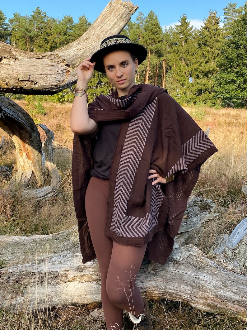 Stylish long Poncho.Poncho vest. Tribal. Natural color Stola. Unisex. Cape image 8