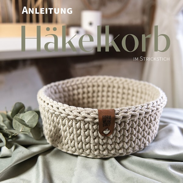 Instructions for a round crochet basket with a wooden base