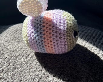 handmade crochet spring Bee