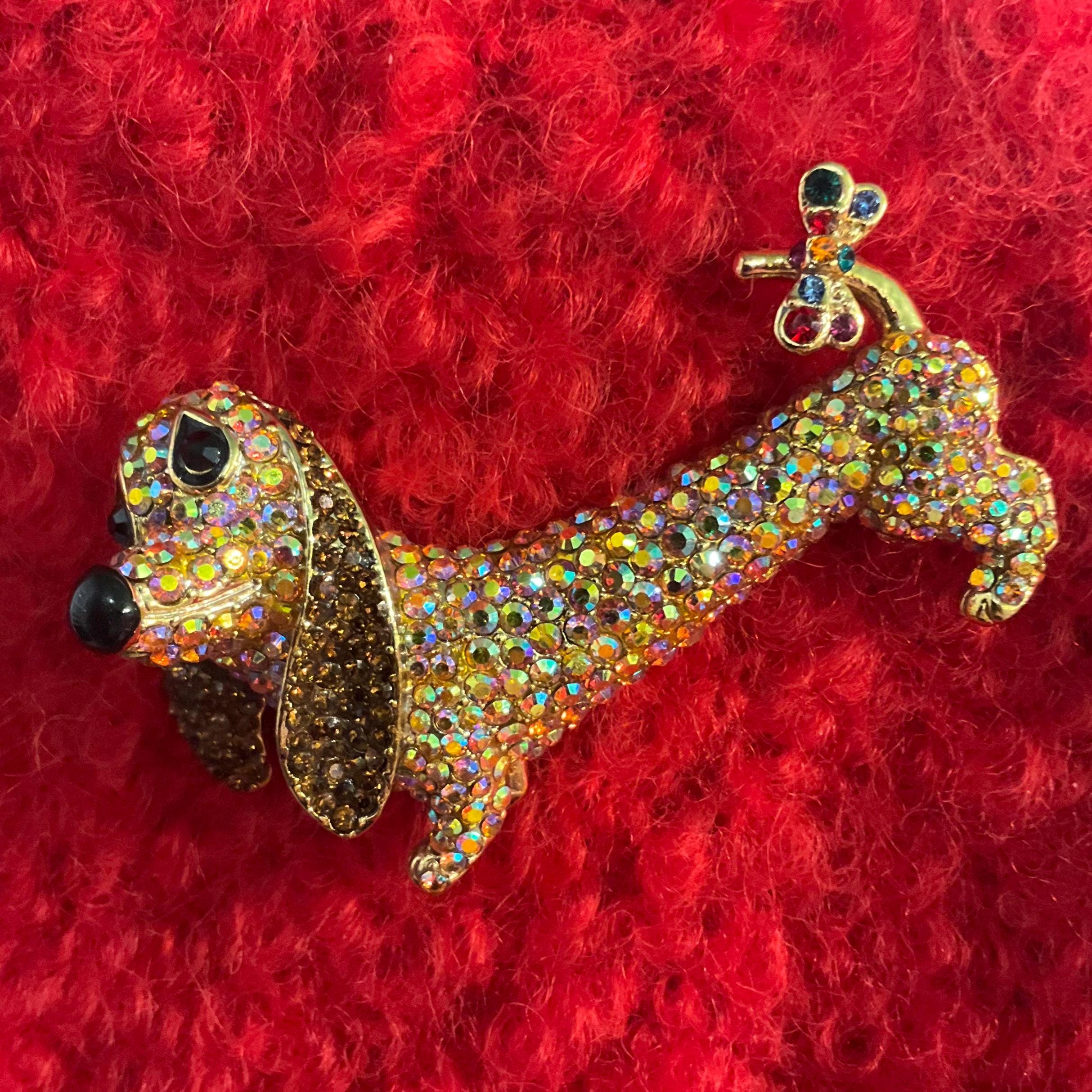 BUTLER & WILSON バトラー&ウィルソン ダルメシアン犬 ブローチ Vintage Butler and Wilson Gold Large Rainbow Dashund Brooch - Etsy