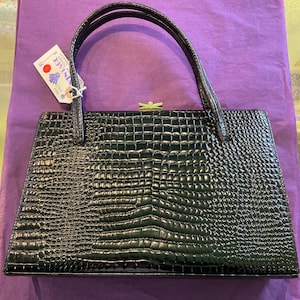 Vintage große schwarze Leder 'Kelly' Handtasche, 1960er / 70er Jahre, Lackleder mit Kroko-Prägung und zwei Griffe, nachhaltige Mode