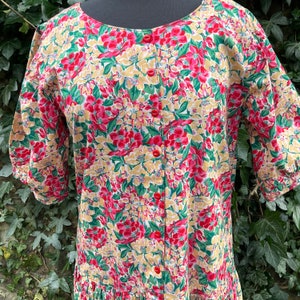 Vintage 1980er Jahre handgemachte LIBERTY Pink & Gelb Floral Baumwolle Tee Kleid, Größe UK 12/14, Boho, Sommer Urlaub
