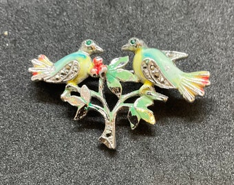 Vintage 1940s Lovebirds Marcasite & Enamel Brooch