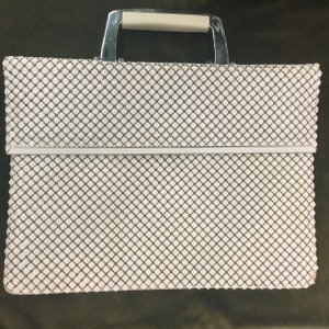 Vintage 1970s/ 80s White Chain Mail Satchel Style Handbag