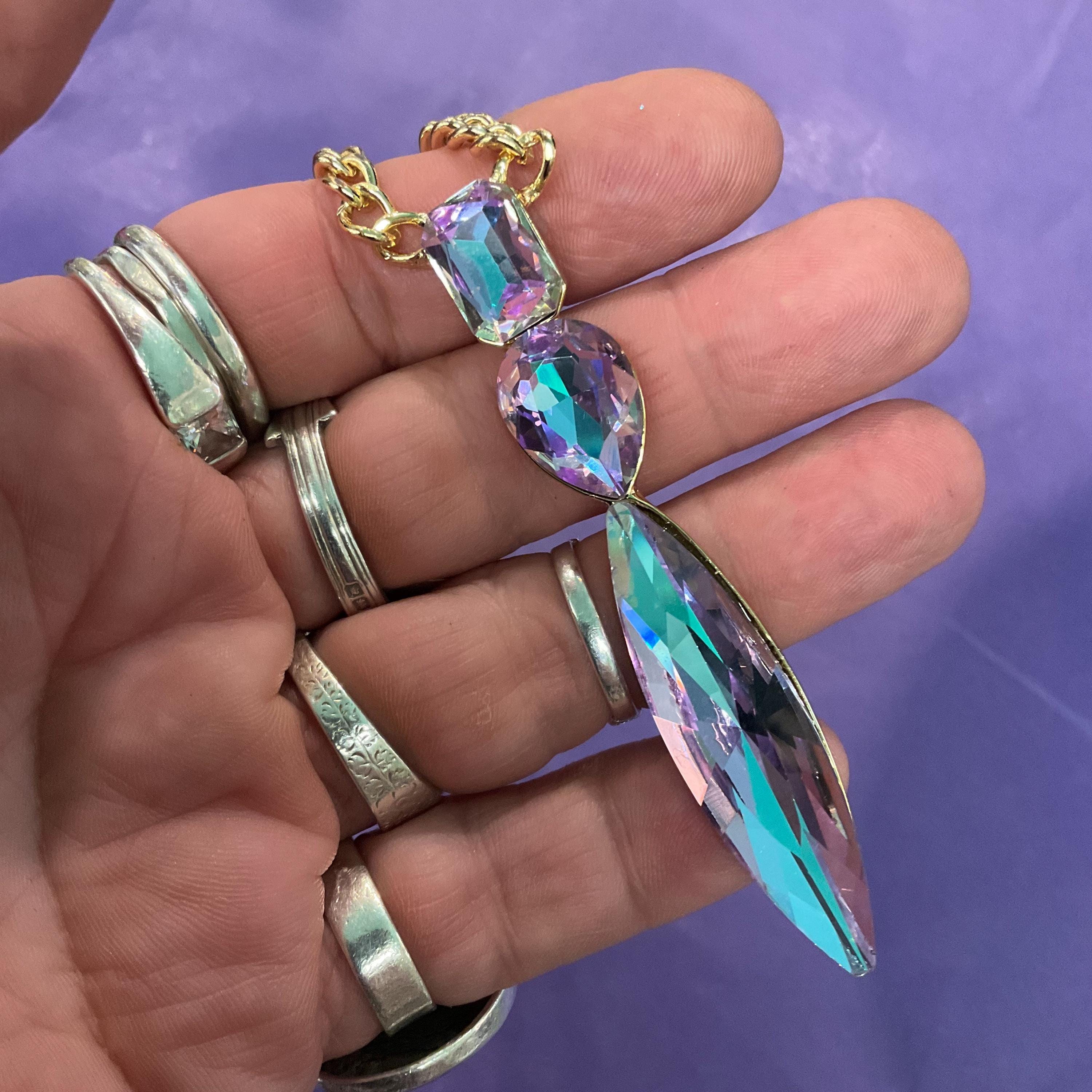大人女性の Vintage Butler and Wilson Art Deco Style Aurora Borealis アクセサリー