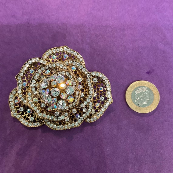 バトラーアンドウィルソン BUTLER&WILSON ブローチ オーロラストーン Vintage Butler and Wilson Aurora Borealis Crystal Rose Brooch