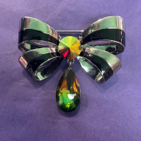 Vintage Butler and Wilson Crystal Bow Brooch: Silver Black