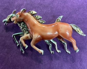 60年代のヴィンテージ馬車型エナメルブローチピンセット、マーカサイト