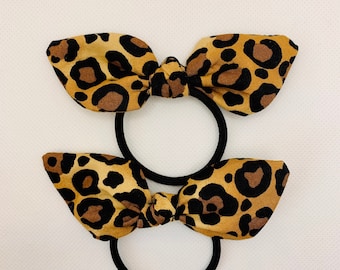 Lazos de conejito con nudo grande y estampado de leopardo. Lazos para el pelo.