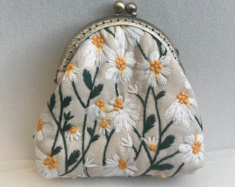 Daisy embroidered kiss clasp purse, coin/ card holder, handmade in uk