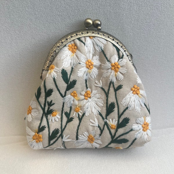 Daisy embroidered kiss clasp purse, coin/ card holder, handmade in uk