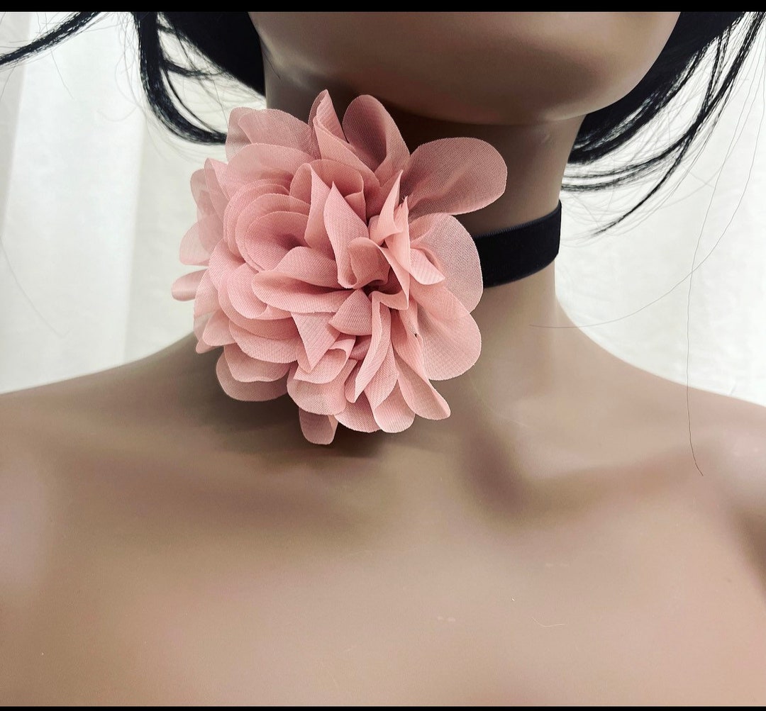 DUSTY ROSE SILK ROSETTE RIBBON CHOKER