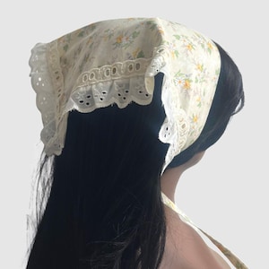 Daisy bouquet print headscarf, broiderie anglaise trim bandana, floral print triangle head scarf