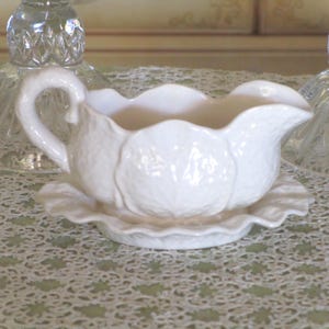 Vintage Shorter & Son Ltd. White Cabbage Leaf Small Sauce Boat with Underplate, Charming Gift, Excellent Condition!