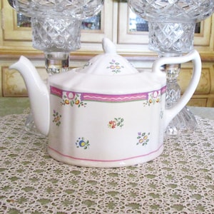 Vintage Laura Ashley Alice Full Size Tea Pot, Shabby Chic, Lovely Gift for Her, Very Good Condition!