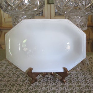 New Listing Vintage Johnson Bros. Heritage White Gravy Boat & Underplate Relish Tray, Excellent Condition image 5